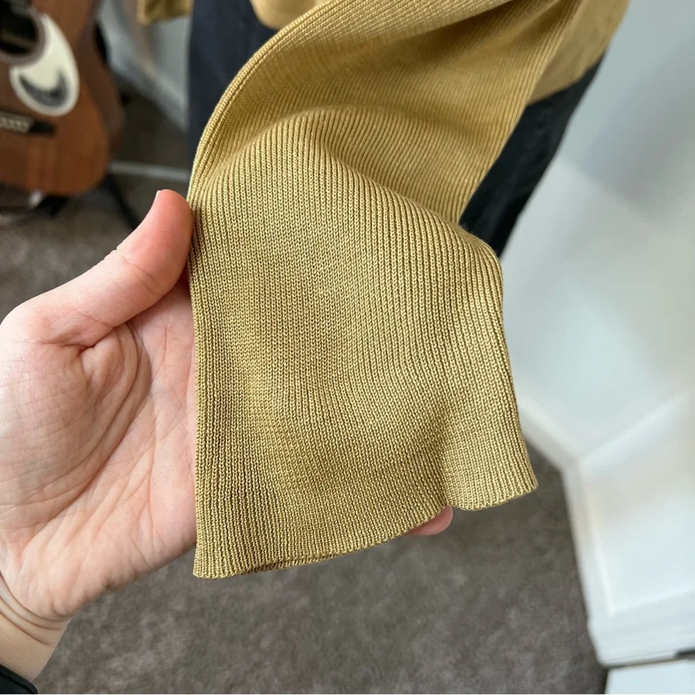 GAP Vintage 1980-90s 100% Pure Silk Muted Yellow Button-Up Shirt 🌻 - Picture 10 of 11